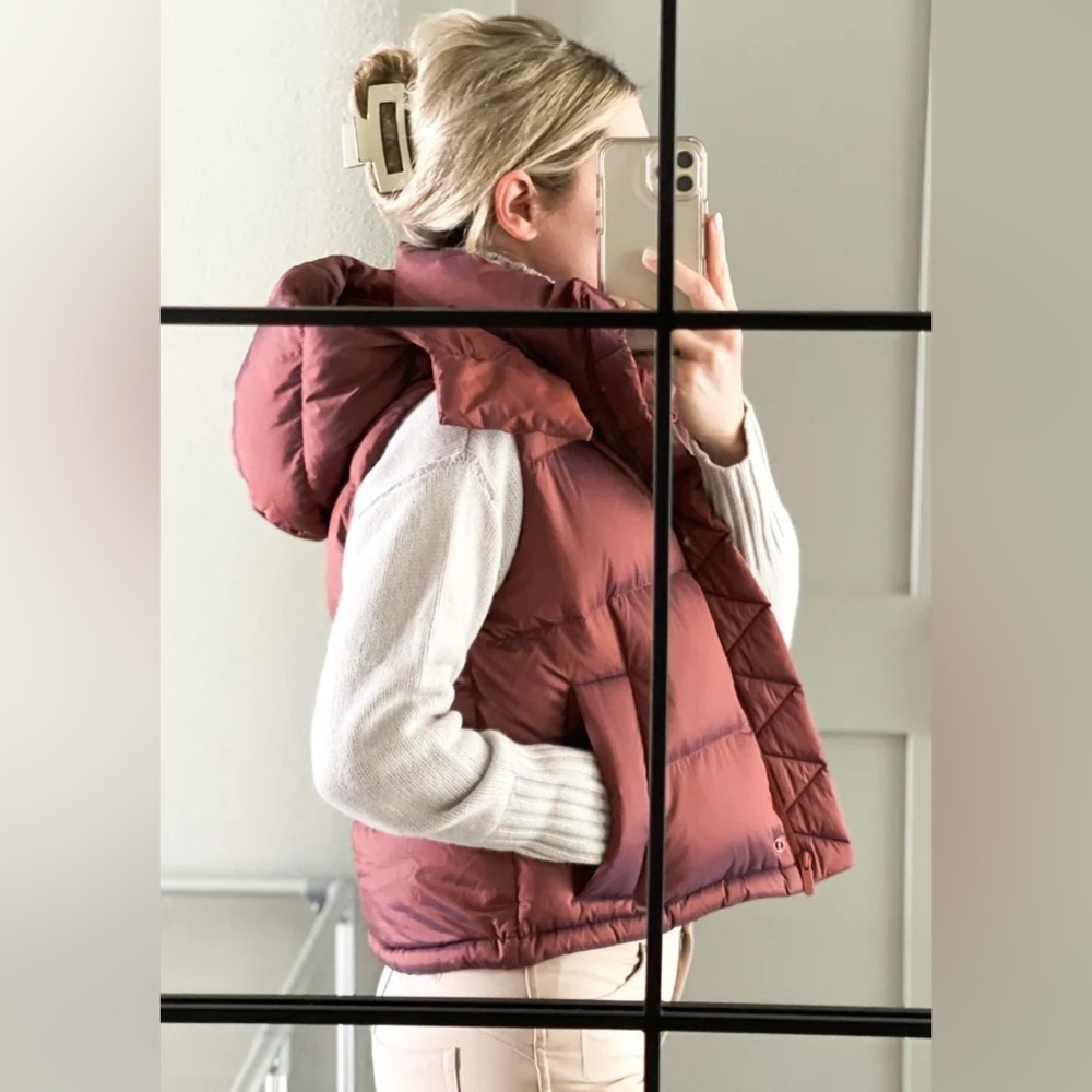 Asia-exclusive iridescent heather roasted brown wunder puff vest